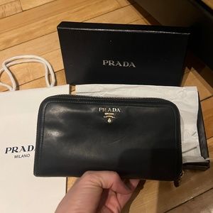 AUTHENTIC PRADA LAMBSKIN LEATHER WALLET